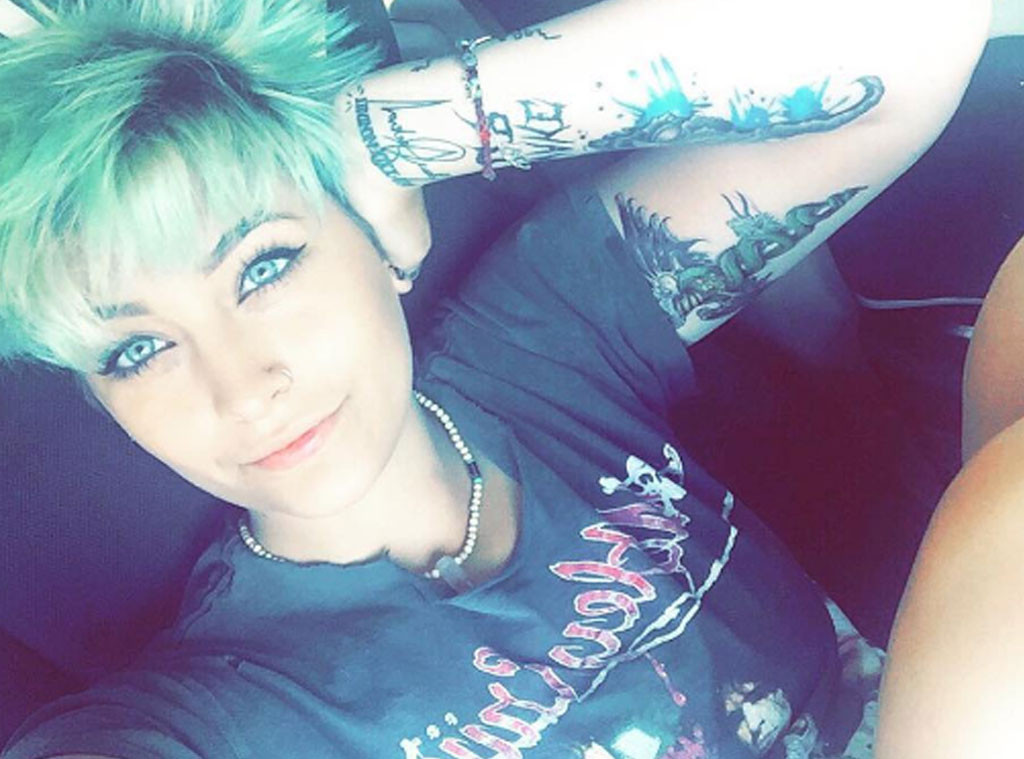 Paris Jackson Had To Grow Up Faster Than Most Celebrity Kids Inside Her Ongoing Quest To Protect Dad Michael Jackson S Legacy E Online